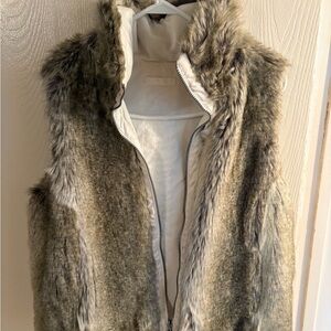 Women's Luxurious Faux Fur Vest - Brown